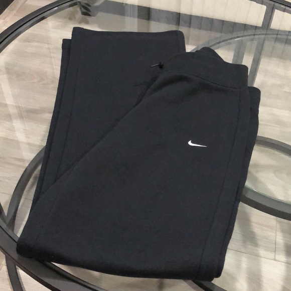 Nike Pants - Nike black sweatpants vintage style new